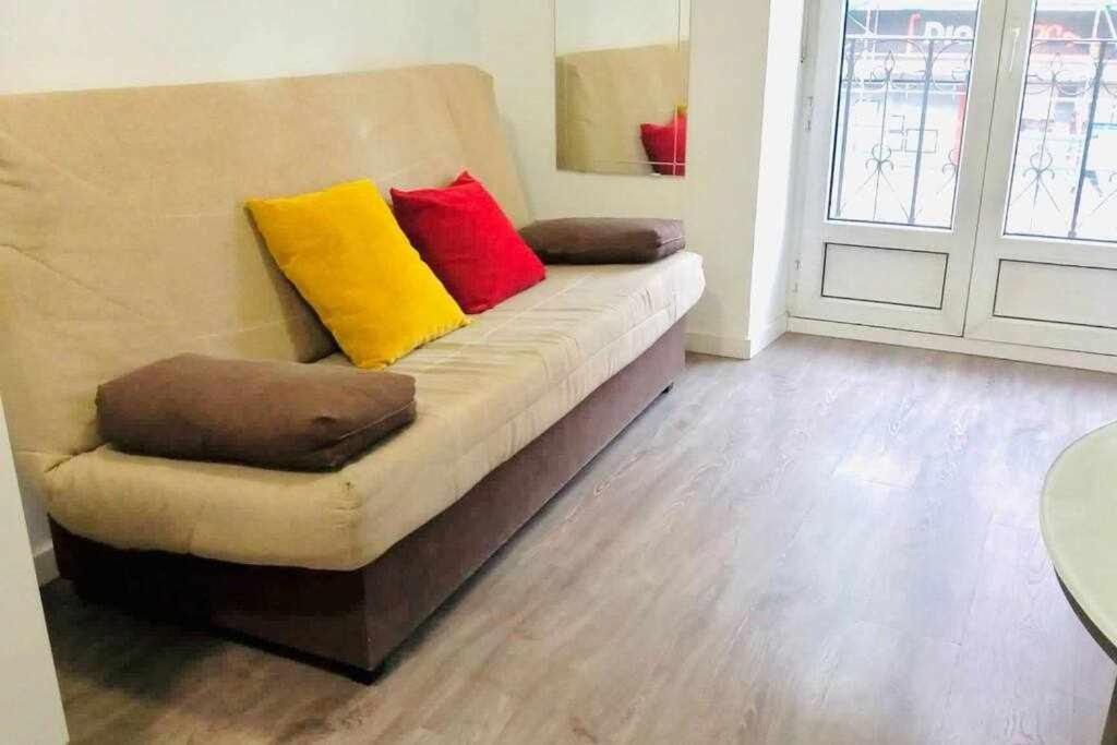 Comodo Y Agradable Estudio En Madrid Centro A5 Luaran gambar