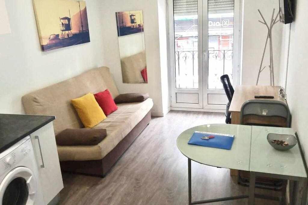 Comodo Y Agradable Estudio En Madrid Centro A5 Luaran gambar